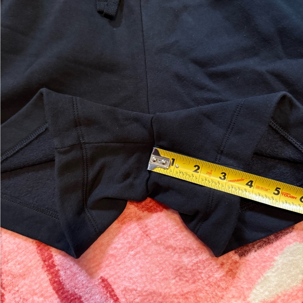 NWOT Nike Women's Black Shorts size Large - Picture 3 of 4